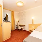 Schliefauhof Inn 3*